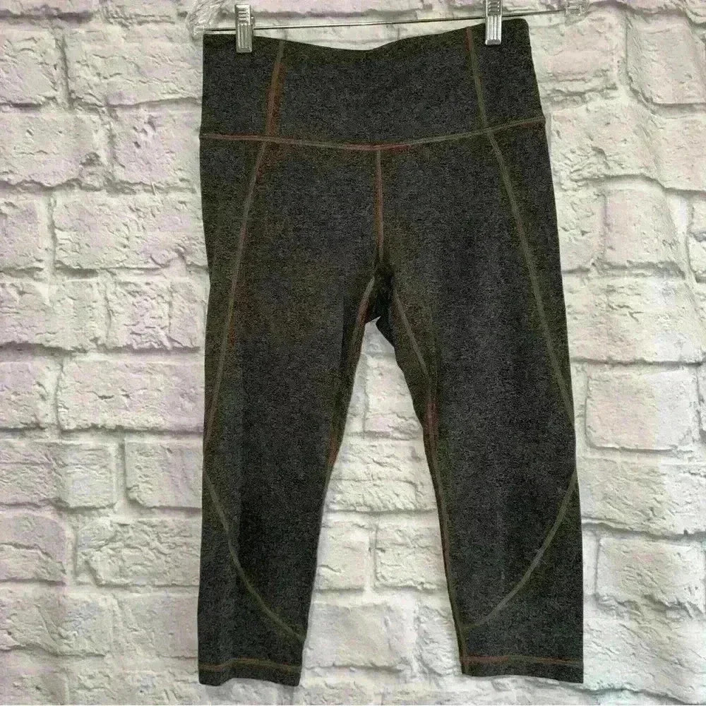 ATHLETA Salutation Capri Powervita Workout Crop Leggings Gray Yoga